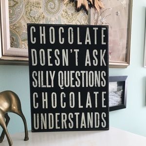 Black and white box sign